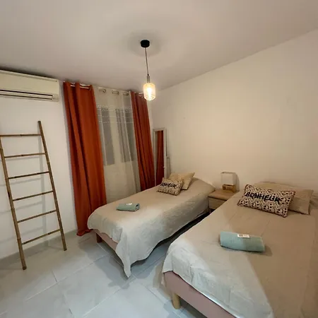 Maison 3chambres ,climatisee Semesterbostad Nîmes